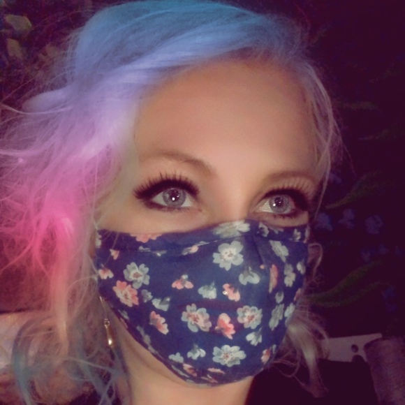 Meet your Posher, Sakura - Picture 1 of 1